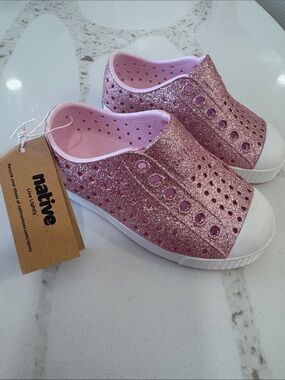 * BRAND NEW W/ TAG, NO BOX - smoke/pet free home -Native Kids Slip-On Sneakers